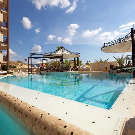 فندق Golden Ina 4*
