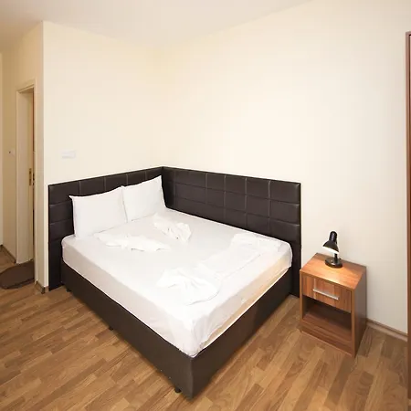 فندق Golden Ina 4*