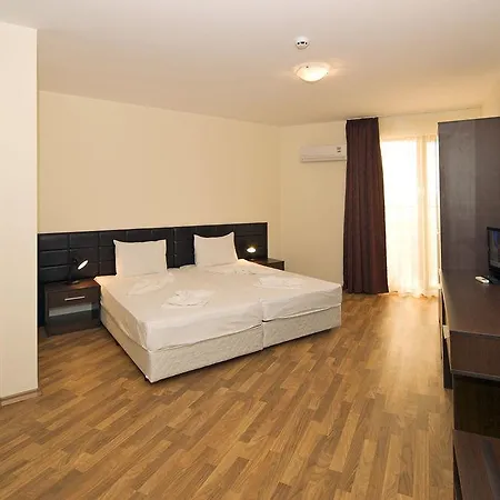 Golden Ina מלון 4*