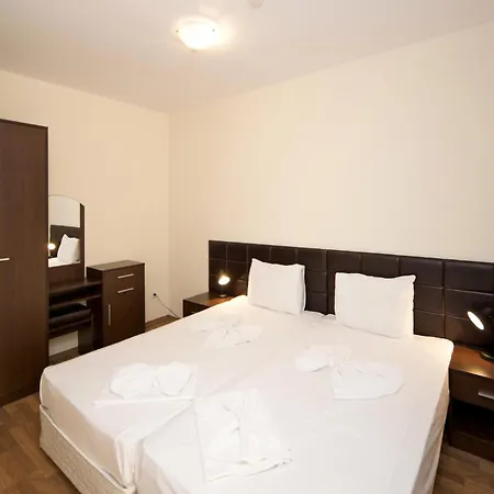 فندق Golden Ina 4*