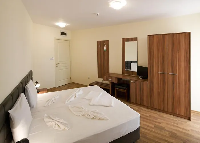 Golden Ina Hotel
