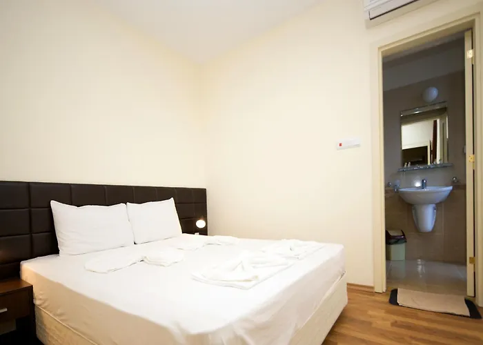 Golden Ina Hotel 4*