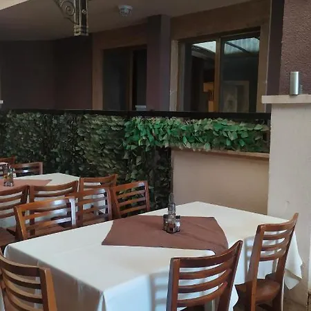 Golden Ina Hotel 4*