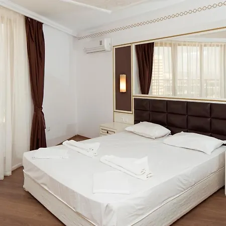 Golden Ina 4*