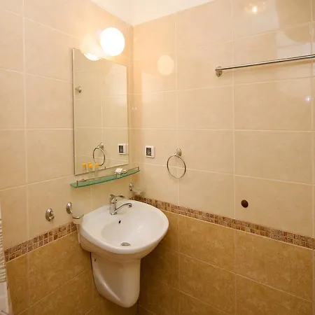 Hotel Golden Ina