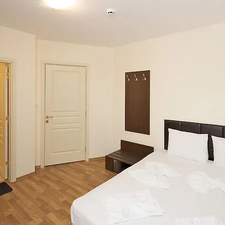 Golden Ina 4* Napospart