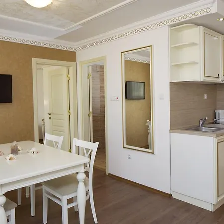 Golden Ina Szálloda 4*