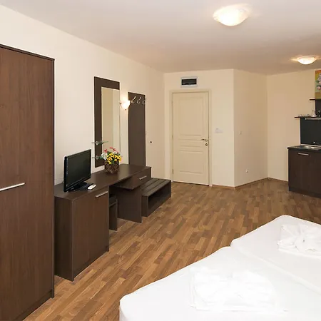 Szálloda Golden Ina Napospart