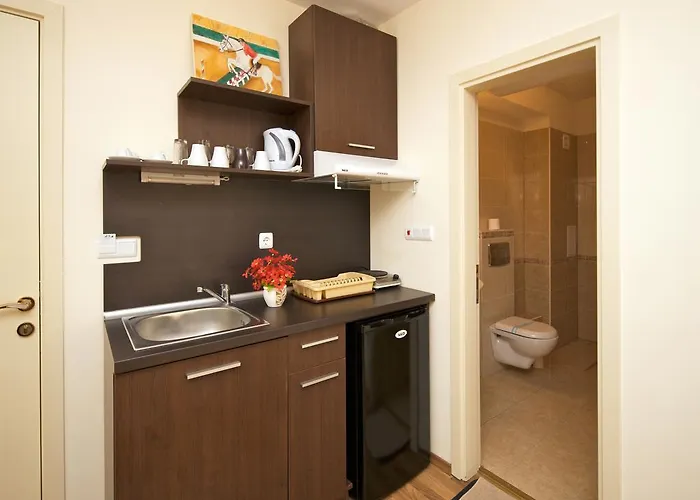 Golden Ina Napospart