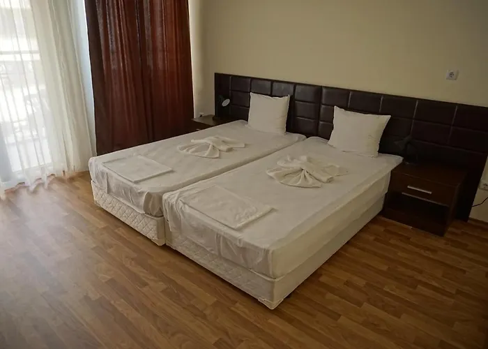 Golden Ina 4* Napospart