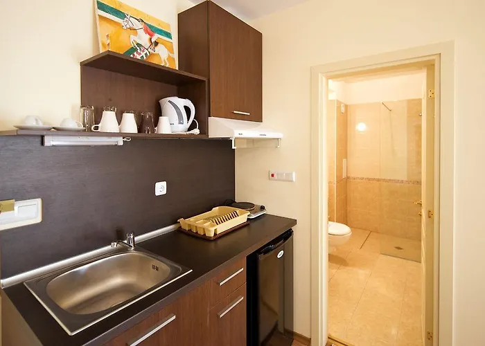 Golden Ina 4* Napospart