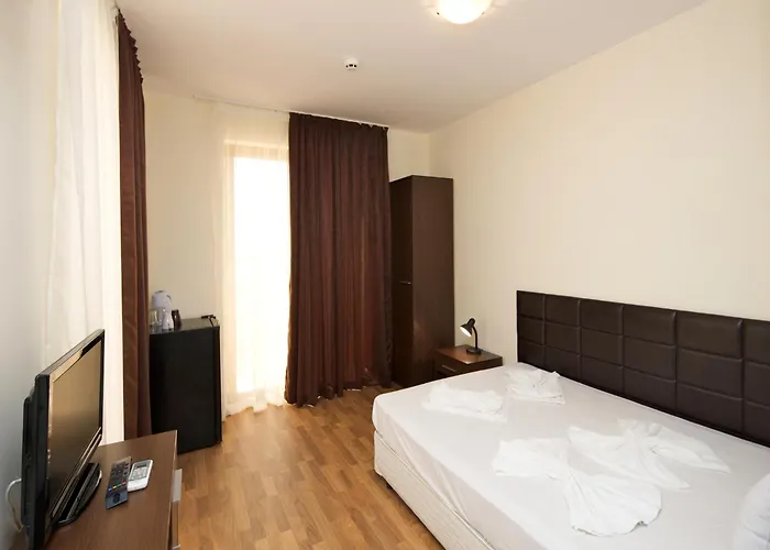 Golden Ina 4* Napospart