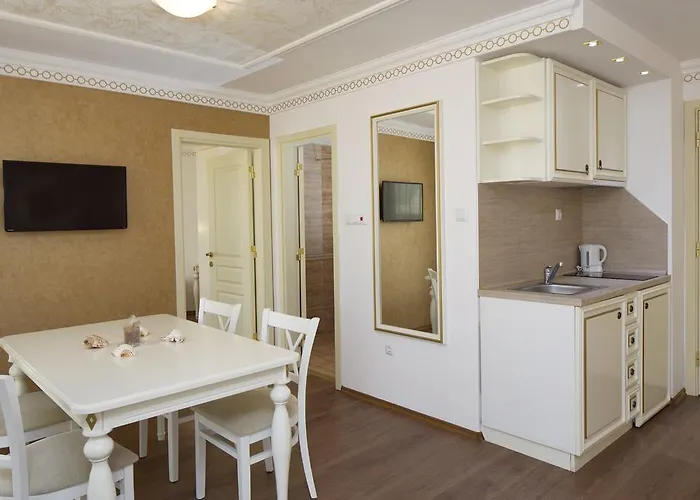 Golden Ina Szálloda 4*