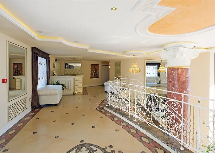 Golden Ina Napospart