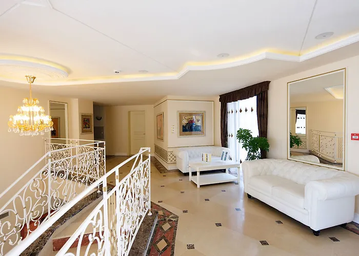 Golden Ina Napospart