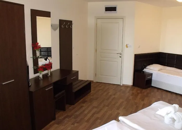 Golden Ina 4* Sluneční pobřeží