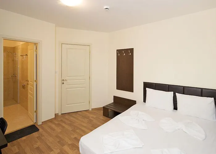 Golden Ina 4* Sluneční pobřeží